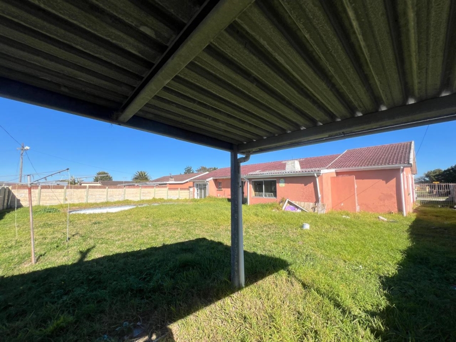 6 Bedroom Property for Sale in Rowallan Park Eastern Cape